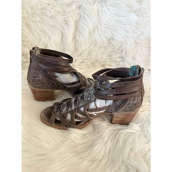 FREEBIRD BY STEVEN Penny Leather Heeled Sandals 9 - Picture 6 of 10